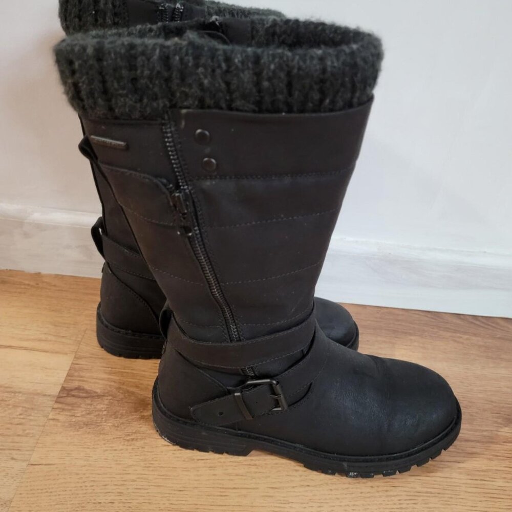 Black boots